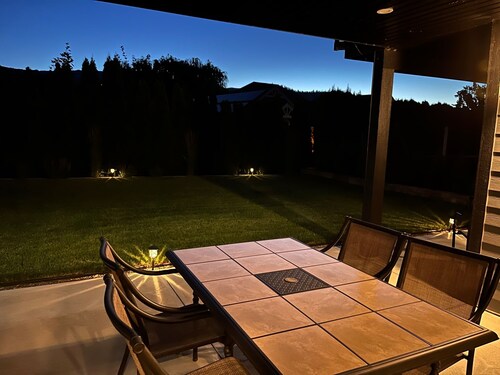 Legal 2 bedroom suite conforms to the new 2024 Short Term Rental Regulations. 