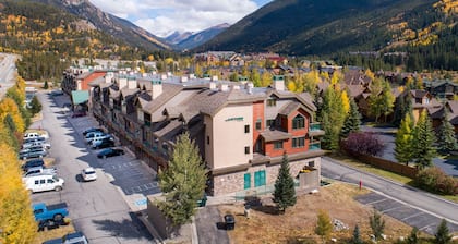 Walk to Gondola in 8 minutes/Pool and Hot Tub/Fitness Room