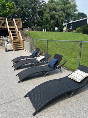 Property grounds - The French Riviera  2000 sq ft 2+ bedroom Private Pool (Aurora)