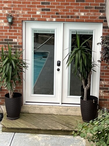 The French Riviera  2000 sq ft 2+ bedroom Private Pool