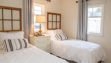 2 bedrooms, iron/ironing board, travel cot, free WiFi