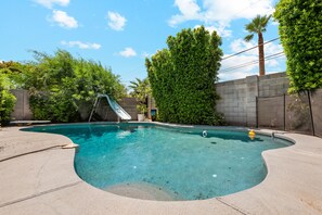 Outdoor pool - Prime Arcadia House with Pool and close to Restaurants + Shopping (Phoenix)