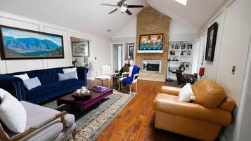 Smart TV, fireplace, DVD player, table football