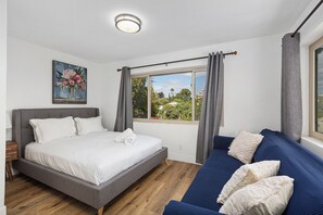 7 chambres, lit avec matelas en mousse à mémoire