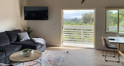 "Medallion" Modern City Estate 7bed/5bath AC + VIEW