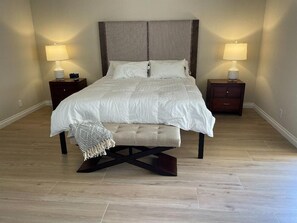 3 bedrooms, desk, iron/ironing board, free WiFi