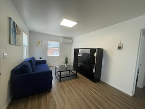 TV, Netflix, streaming services