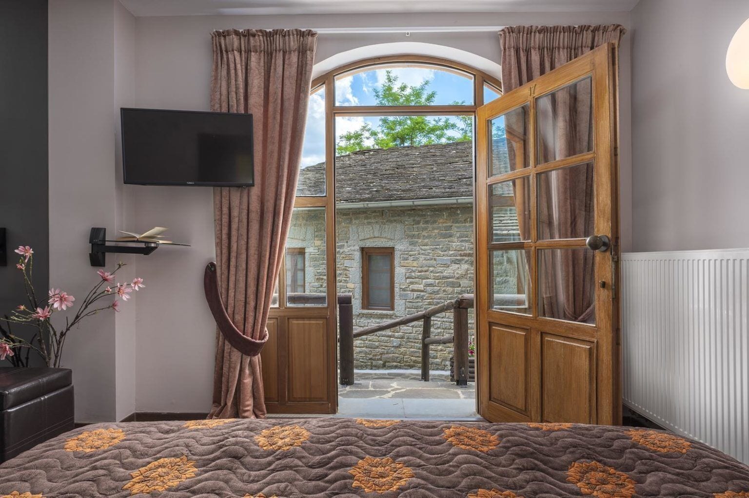 1 bedroom, desk, iron/ironing board, travel crib