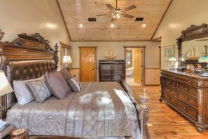 5 bedrooms, desk, iron/ironing board, free WiFi