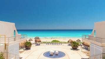 Beach nearby, sun-loungers, beach towels
