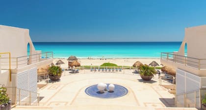 Villa MarlĂn Ocean Front Condo