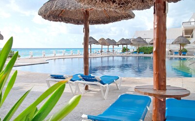 Villa Marlín Ocean Front Condo