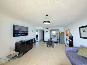 Smart TV - Villa Marlín Ocean Front Condo (Cancún)