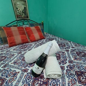 2 chambres, bureau, fer et planche Ă repasser, accĂšs au Wi-Fi (inclus)