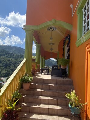 Terrace/patio - Deluxe Queen Studio En Suite (St. Joseph)