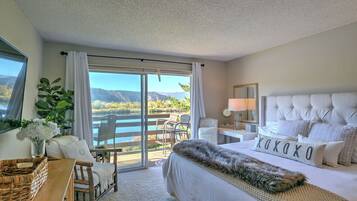 Bureau, fer et planche Ă repasser, Wi-Fi gratuit, draps fournis