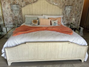 2 bedrooms, WiFi, bed sheets, wheelchair access