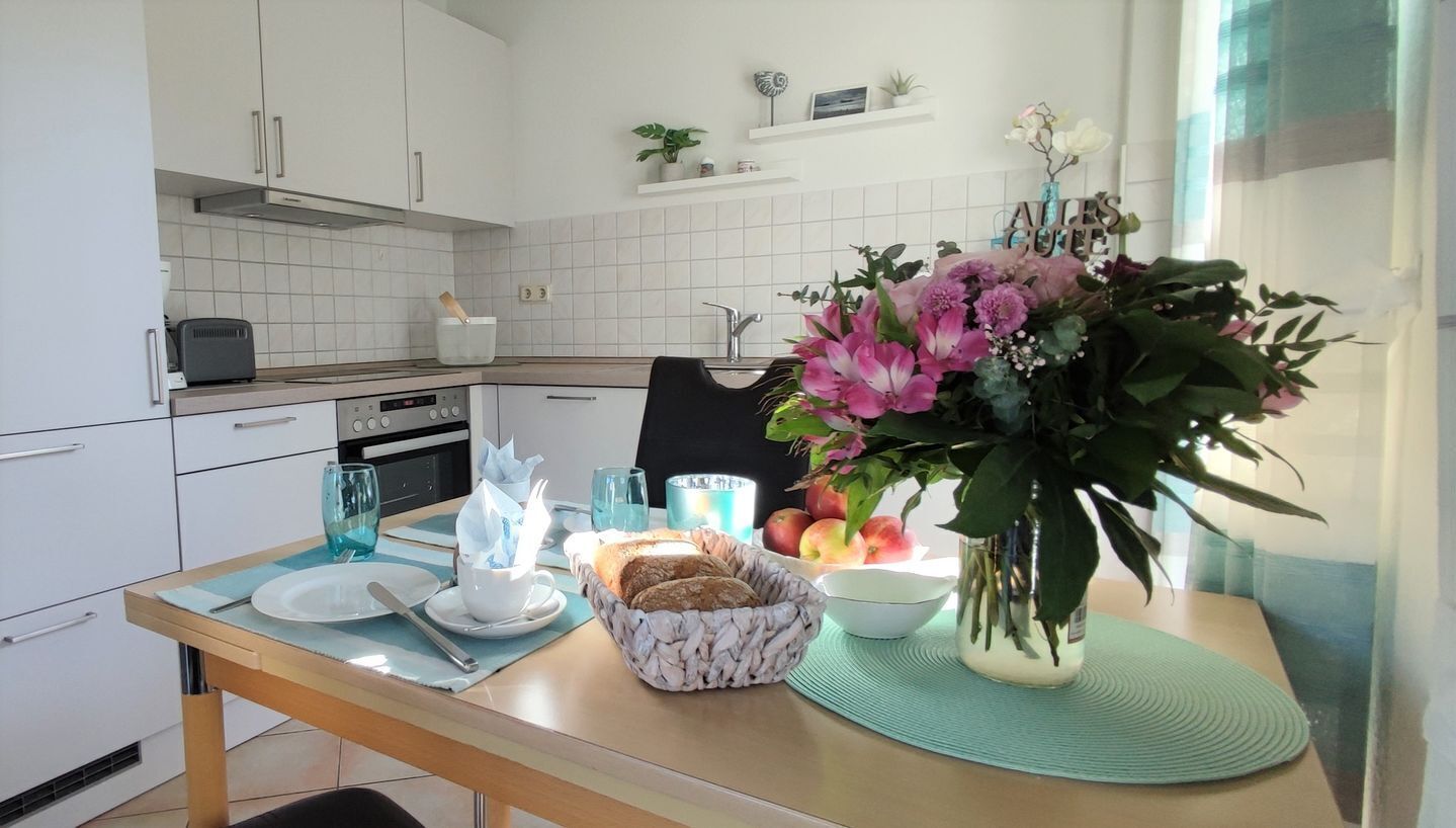 Kylskåp, mikrovågsugn, ugn och spishäll