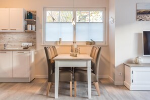 Dining - Barther Strasse 10a "Austernfischer" - high quality furnished vacation home (Zingst)
