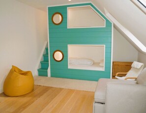 3 bedrooms, in-room safe, WiFi