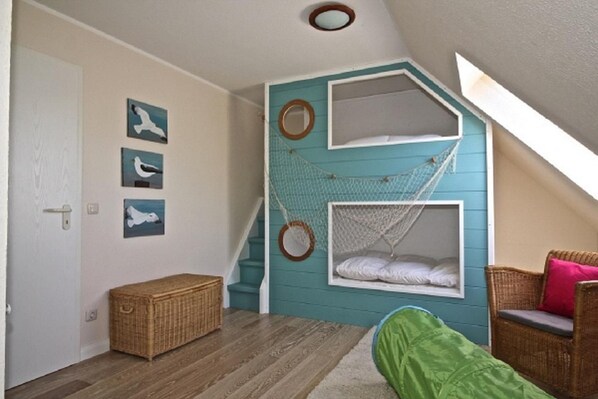 Unclassified image, 1 of 15, button