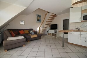 Fernseher, Stereoanlage