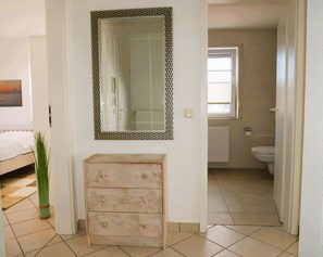 Douche, sèche-cheveux