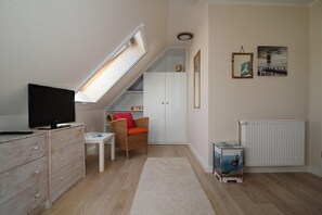 Unclassified image, 5 of 15, button