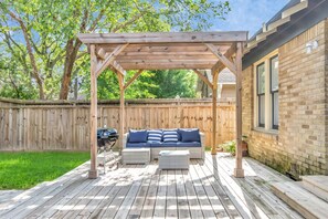 Terrace/patio - Historical cozy home in the Houston Heights. Near Downtown, Midtown & Galleria.  (Houston)