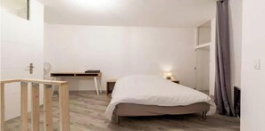 1 bedroom, iron/ironing board, travel cot, free WiFi - DUPLEX DU GET ★ CENTER ★ WIFI (Revel)