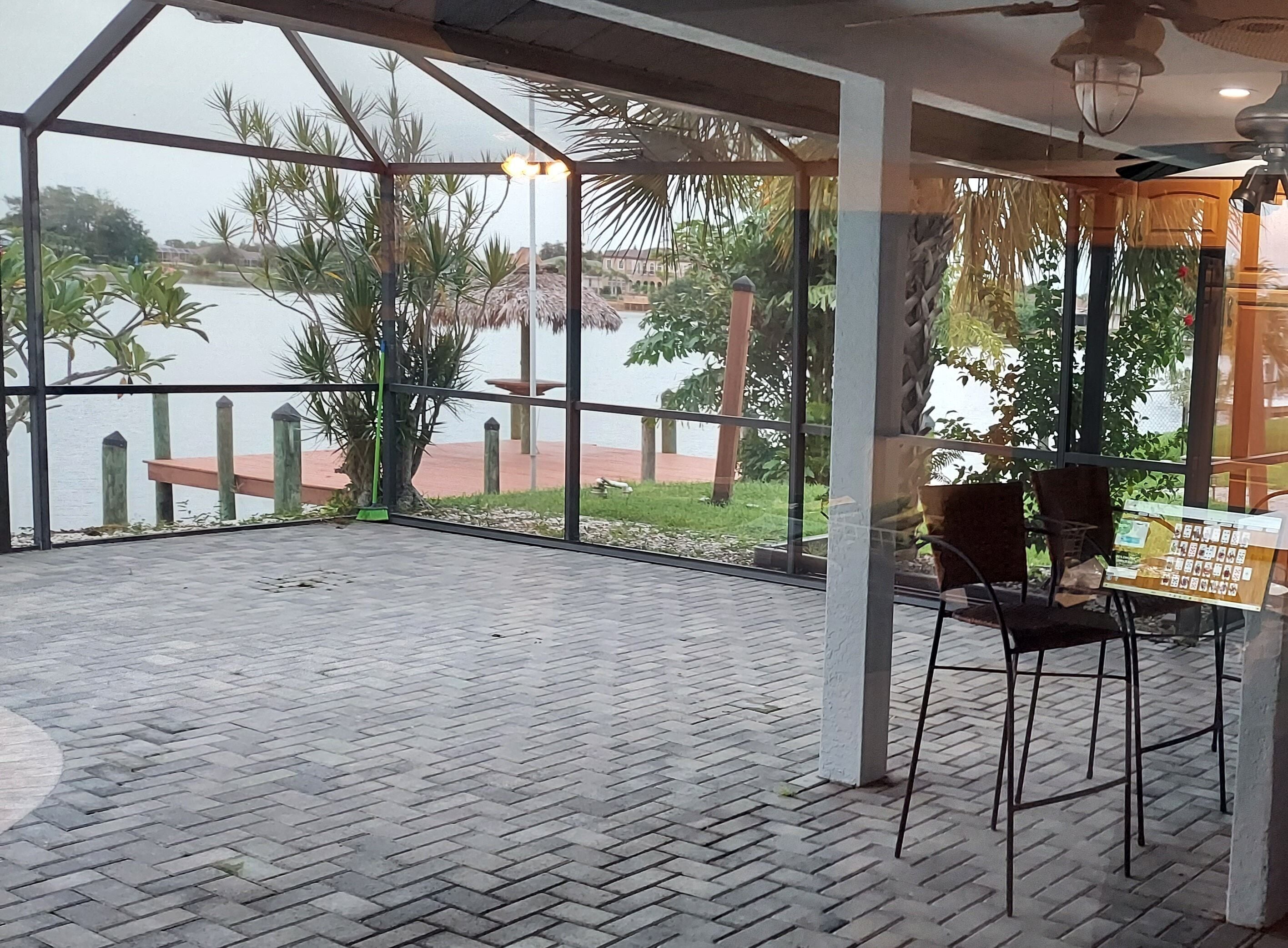 Cape  "Balisier"  Lakeside Retreat.