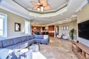 Smart-TV, fotballspill og bøker