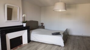 1 bedroom, soundproofing, iron/ironing board, travel crib - GET APARTMENT ★ BRIGHT ★ SPACIOUS ★ WIFI (Revel)