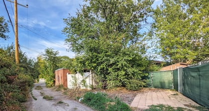 200 ft² tiny home in heart of SLC, minutes to outdoor and urban adventures