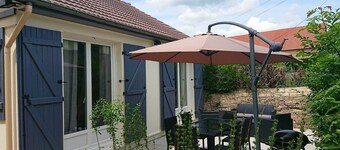 Detached house at the foot of the Baye pond and the Canal du Nivernais