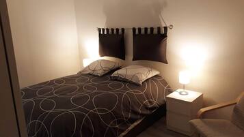 2 chambres, fer et planche à repasser, Wi-Fi gratuit