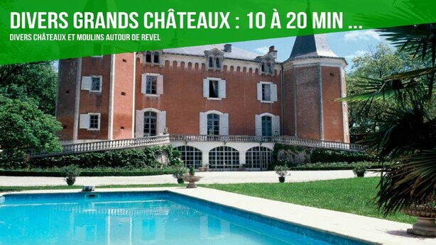 Un edificio grande e histórico con piscina frente a él, rodeado de vegetación.