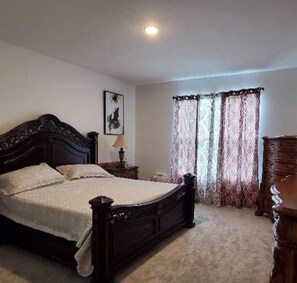 3 bedrooms, iron/ironing board, WiFi, bed sheets