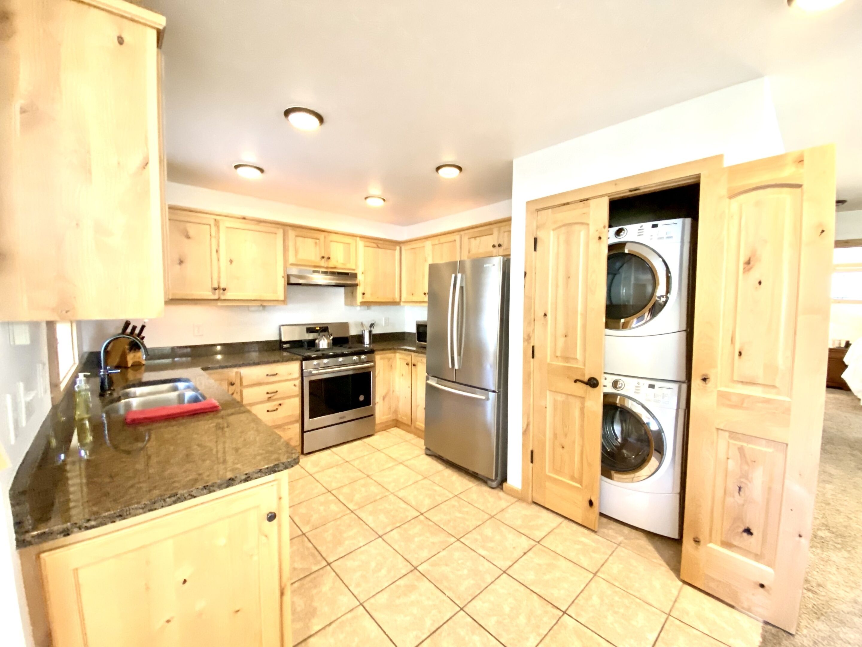 Two Bedroom Double King suite#10- Free Breakfast