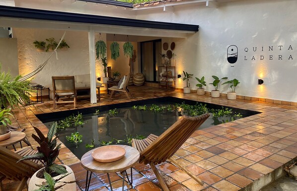 Books - Hotel Quinta Ladera (Medellín)