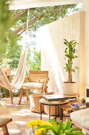 Books - Hotel Quinta Ladera (Medellín)