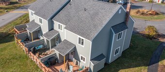 LOON-tastic location minutes away from the Slopes!