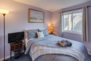 3 chambres, bureau, Wi-Fi gratuit, draps fournis