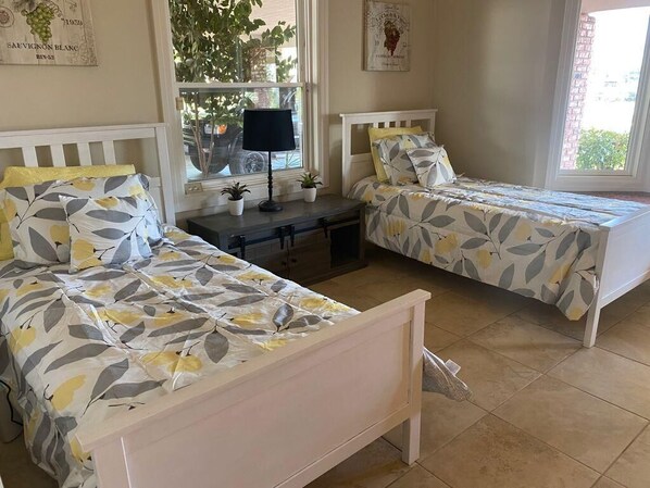 6 bedrooms, iron/ironing board, free WiFi