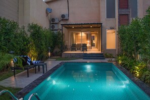 Piscina interna, piscina externa
