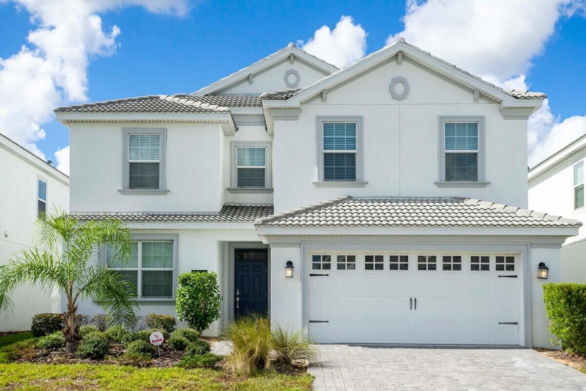 Luxurious Single Family Home w Pool Close to Disney 1568M