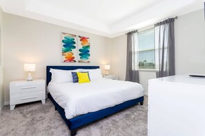 2 bedrooms, desk, iron/ironing board, WiFi