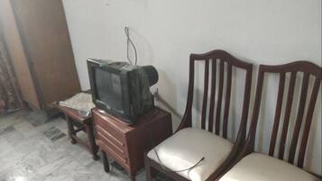 Fer et planche à repasser, Wi-Fi gratuit, draps fournis