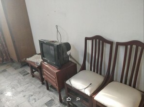 1 غرفة نوم ومكواة/لوح كي وواي فاي مجانًا وملاءات أسرّة