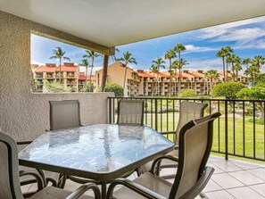 屋外ダイニングエリア